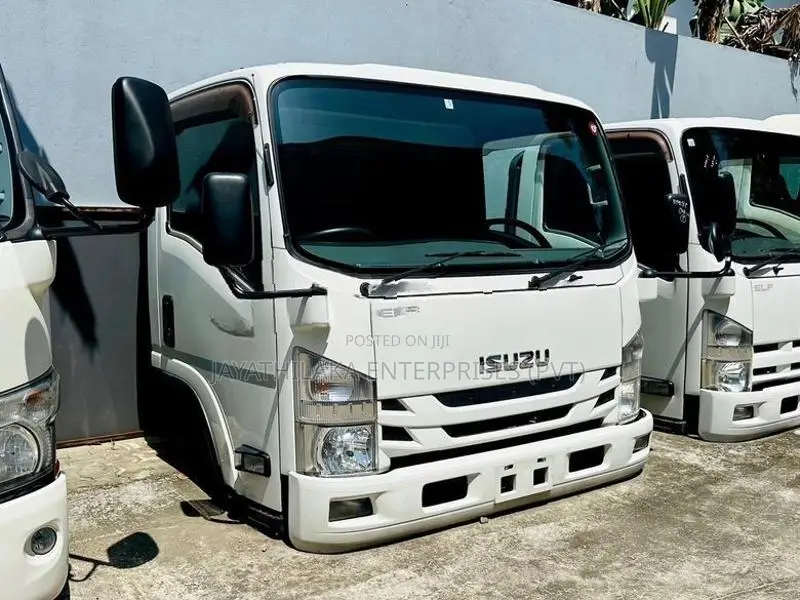 Isuzu Box Wide Cabin