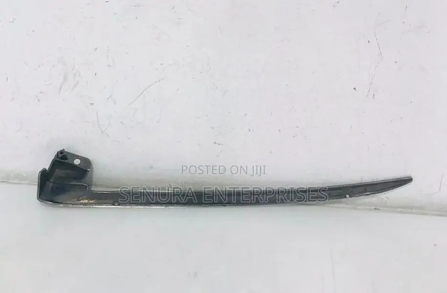 Toyota Esquire ZRR80G Front Spoiler Garnish