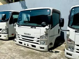 Isuzu Box Wide Cabin