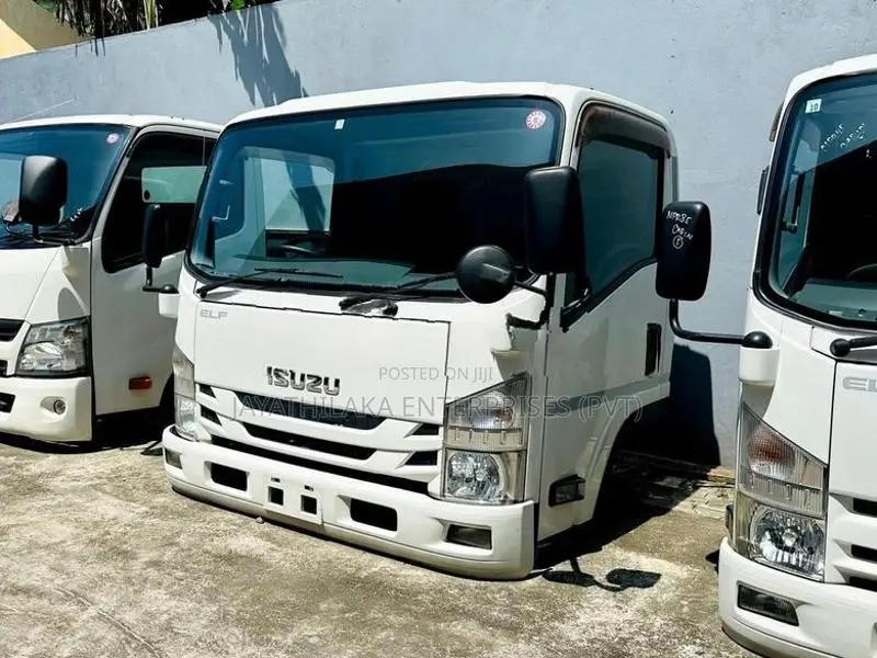 Isuzu Box Wide Cabin