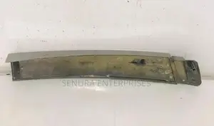 Toyota Esquire ZRR80G Buffer Garnish