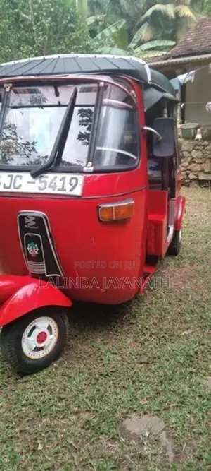 Bajaj RE 2004