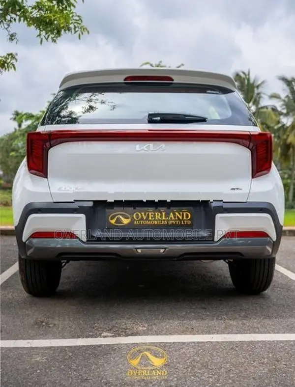 Kia Sonet GTX+ | GT Line White 2026