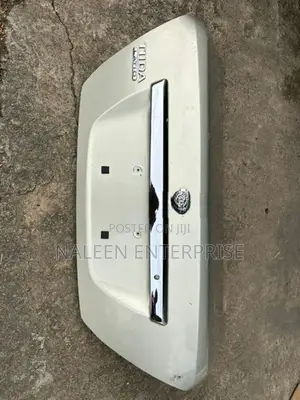Nissan Tiida Dicky Door