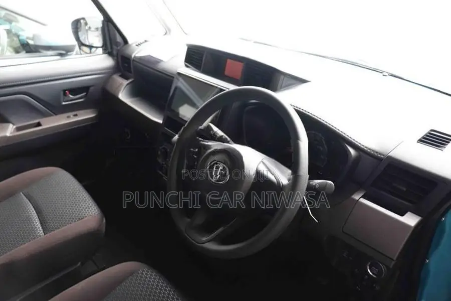 Toyota Roomy 2025