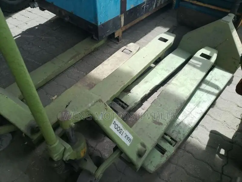 Pallet jack