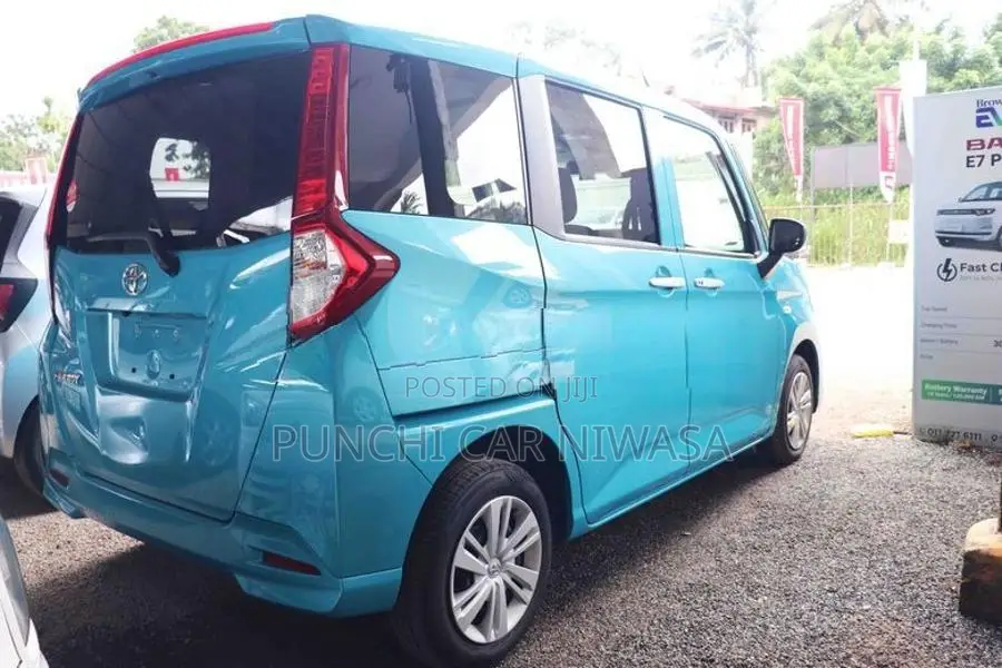 Toyota Roomy 2025