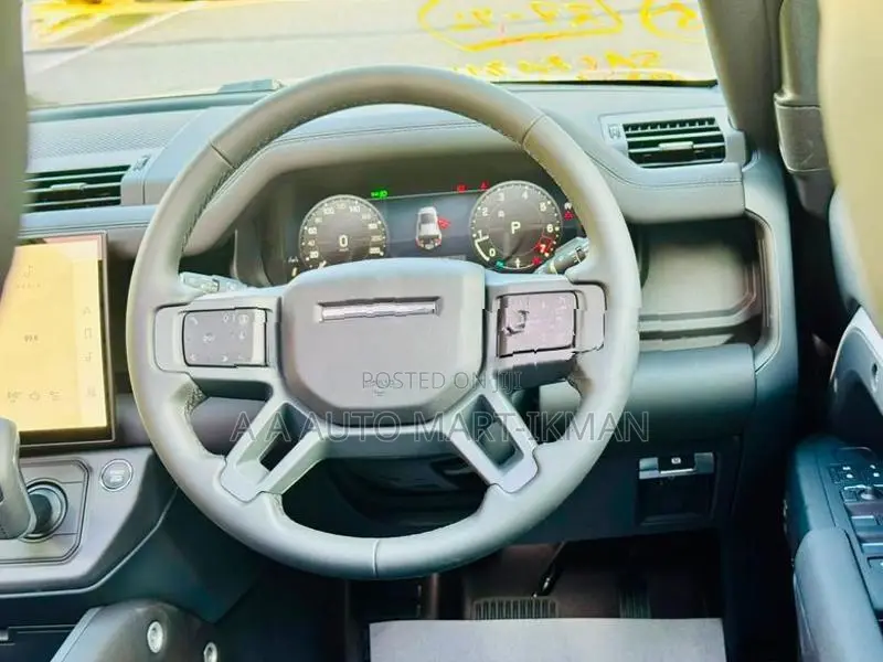 Land Rover Defender P300 x-Dynamic SE 2025