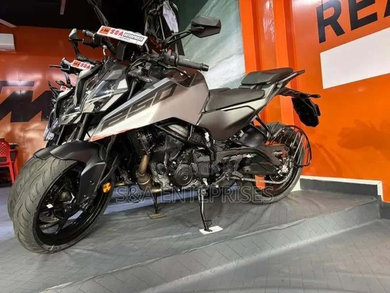 KTM Duke 250 Bajaj 2026
