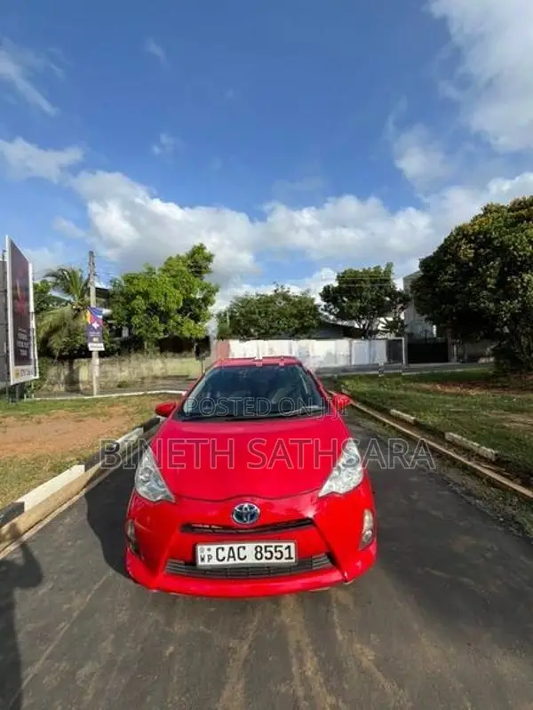 Toyota Aqua 2013