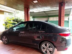 Honda Grace 2014