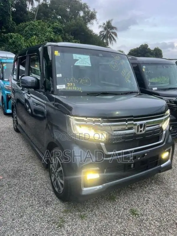 Honda N-Box Custom 2023