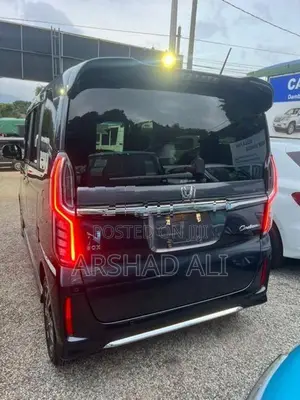 Honda N-Box Custom 2023