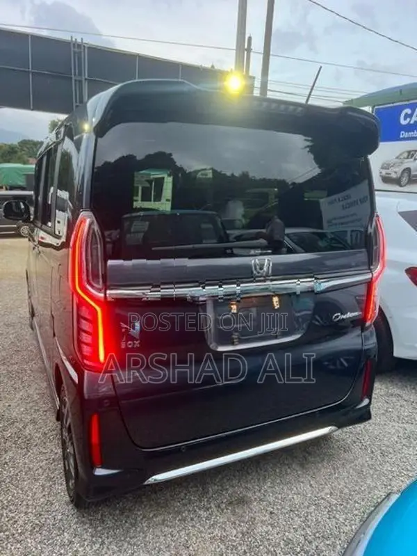 Honda N-Box Custom 2023