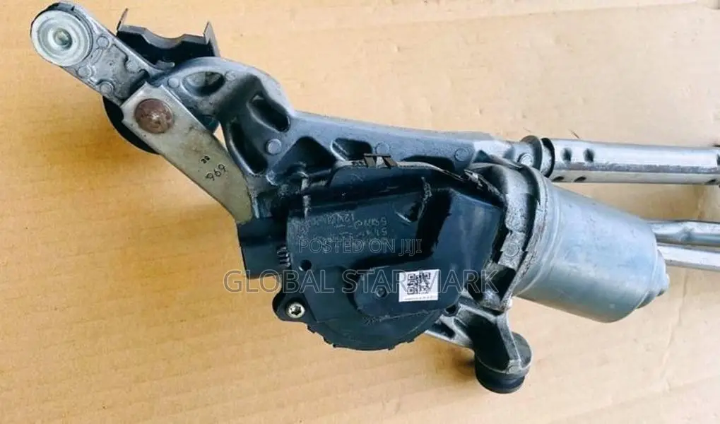 Toyota Aqua NHP10 Front Wiper Motor