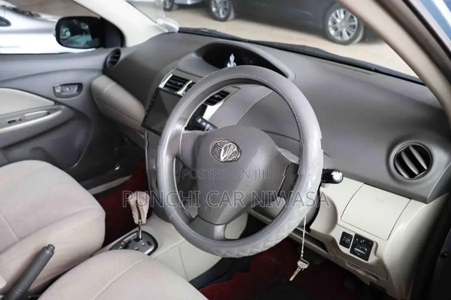 Toyota Belta 2012