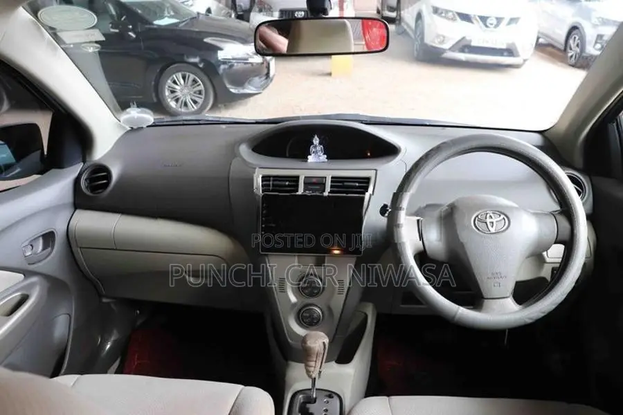 Toyota Belta 2012