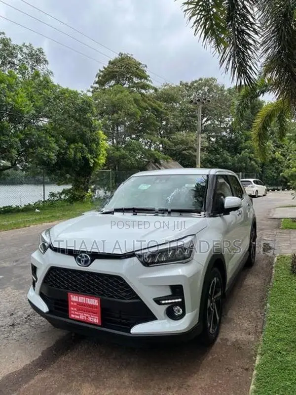 Toyota Raize Z Hybrid BSM 2024