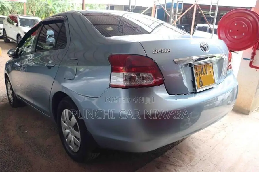 Toyota Belta 2012
