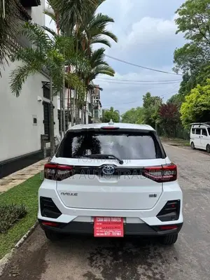 Toyota Raize Z Hybrid BSM 2024