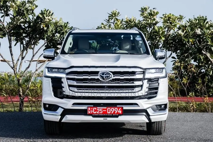 Toyota Land Cruiser LC300 ZX PETROL 2025
