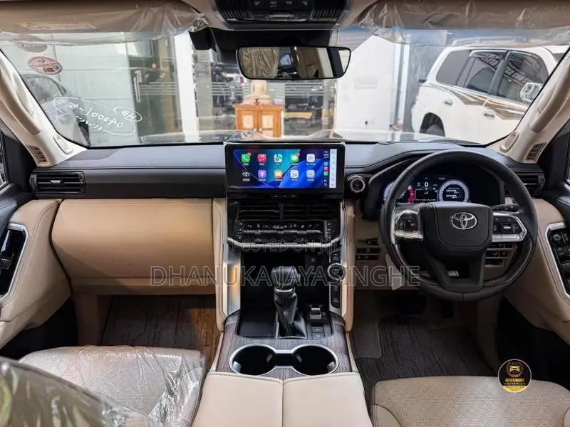 Toyota Land Cruiser LC300 Diesel BN 2025