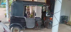 Bajaj RE 205 2010