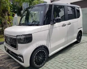 Honda N-Box Custom 2024