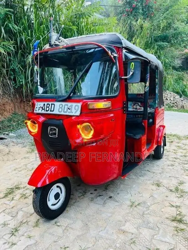 Bajaj RE 2015