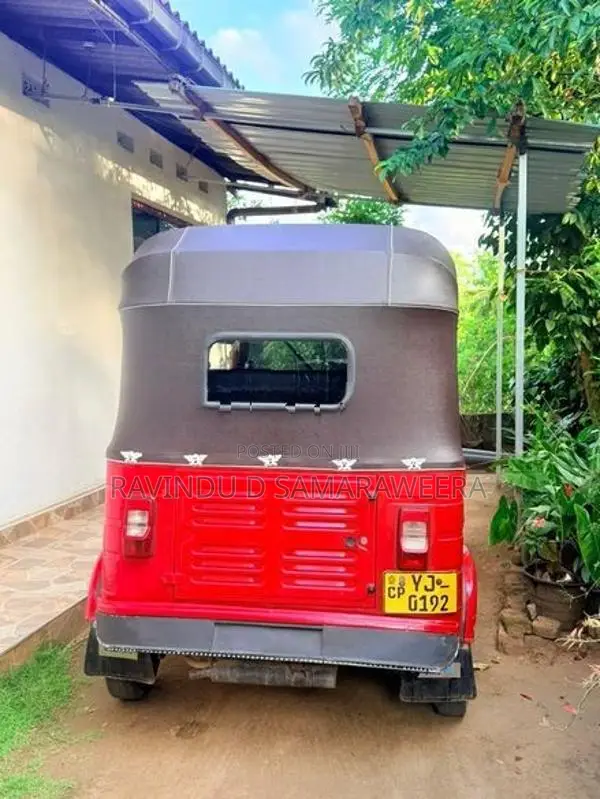 Bajaj RE 2010