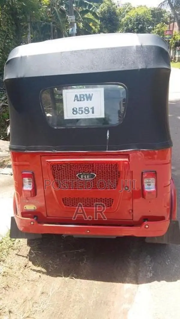 Bajaj RE 2025