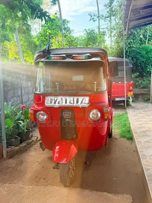 Bajaj RE 2010