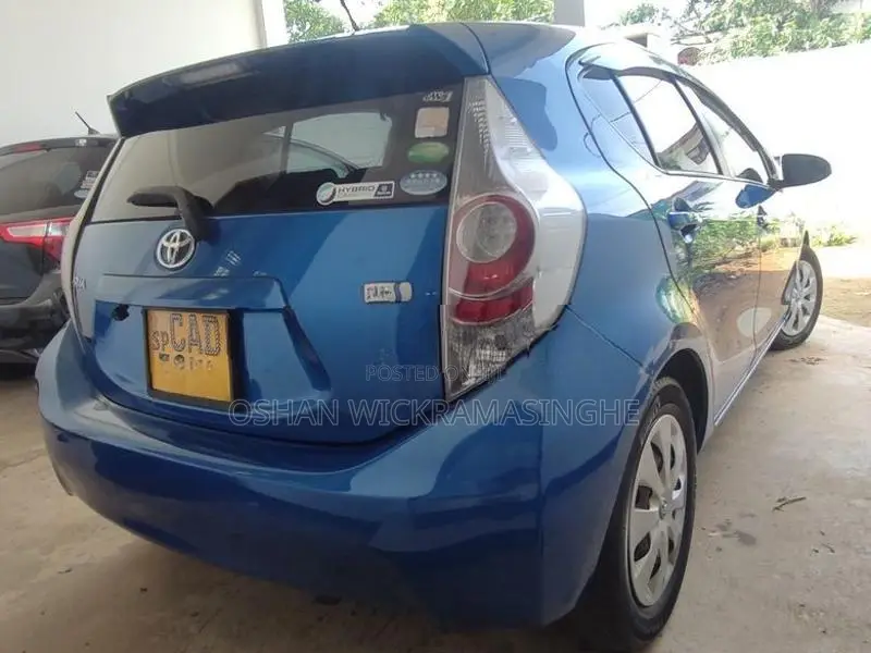 Toyota Aqua 2013