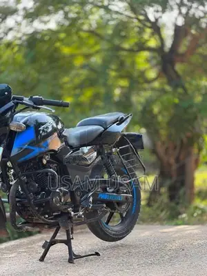 Bajaj Pulsar 180 2011