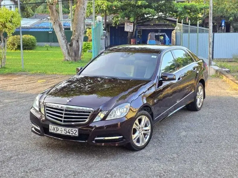 Mercedes Benz E200 CGI Avantgarde 2011