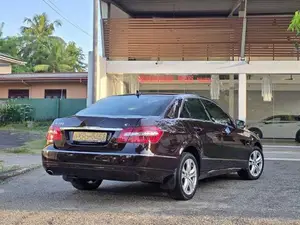 Mercedes Benz E200 CGI Avantgarde 2011