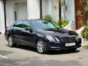 Mercedes Benz E200 Avantgarde CGI 1.8L 2011