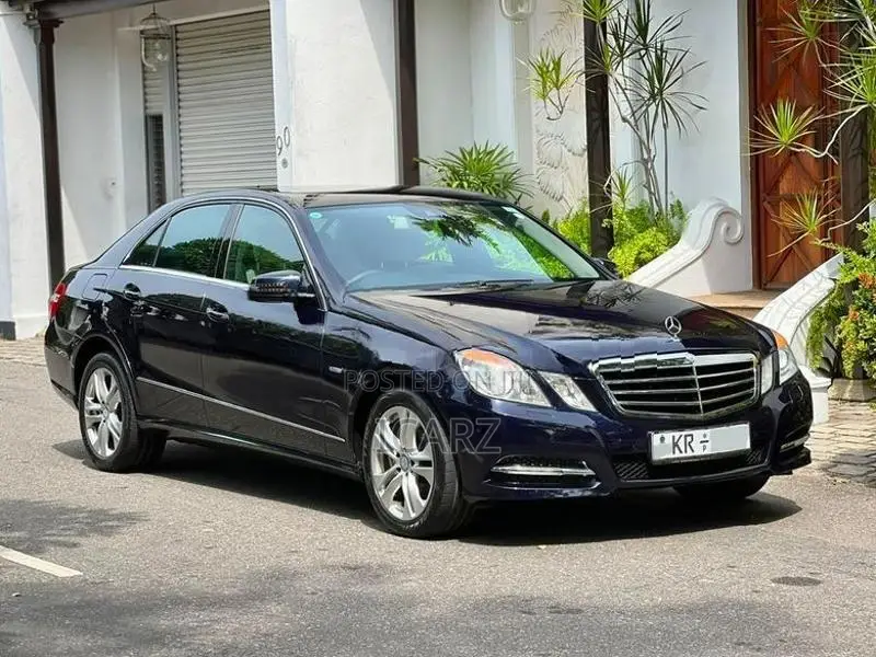 Mercedes Benz E200 Avantgarde CGI 1.8L 2011