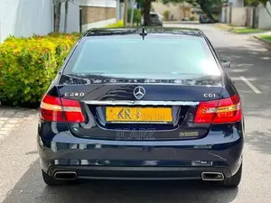 Mercedes Benz E200 Avantgarde CGI 1.8L 2011
