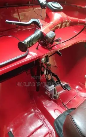 Bajaj RE 2001