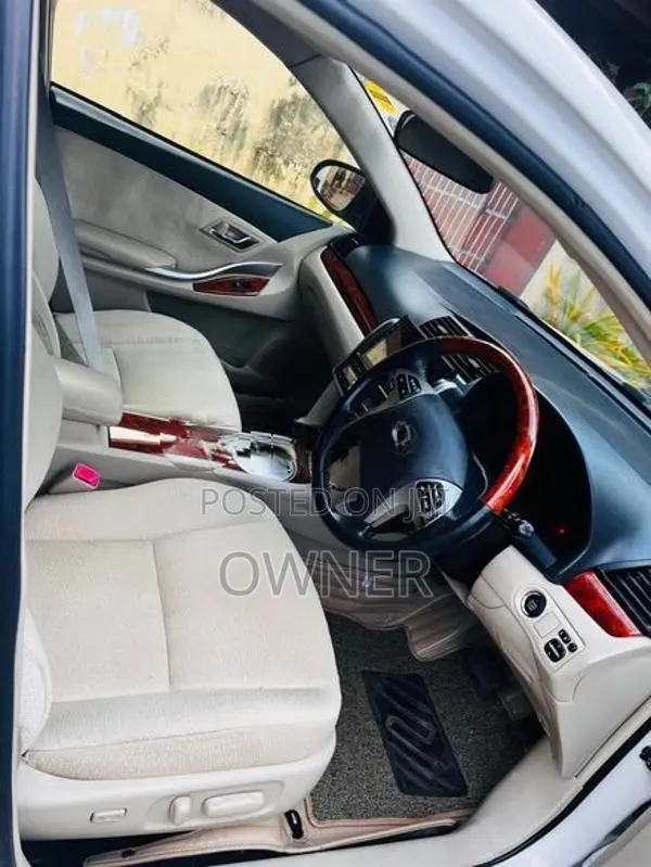Toyota Premio G Superior 2016