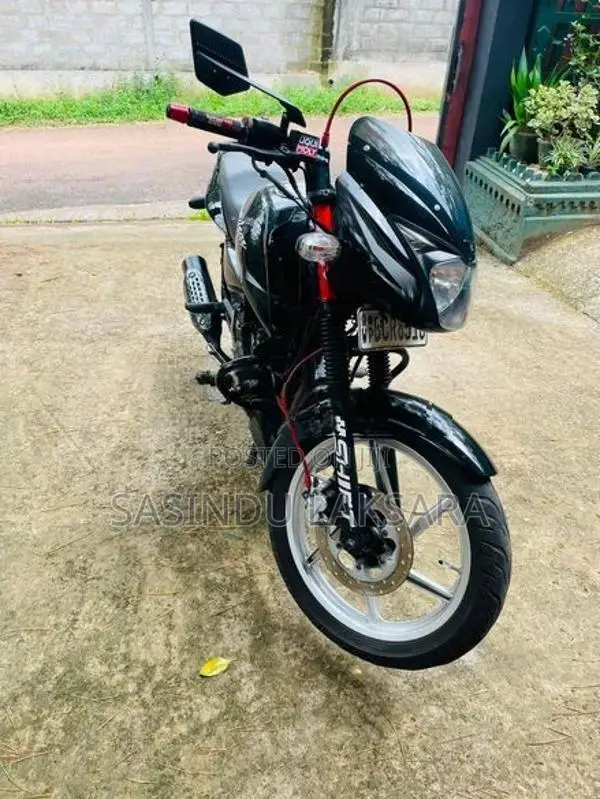 Bajaj Pulsar 150 2015
