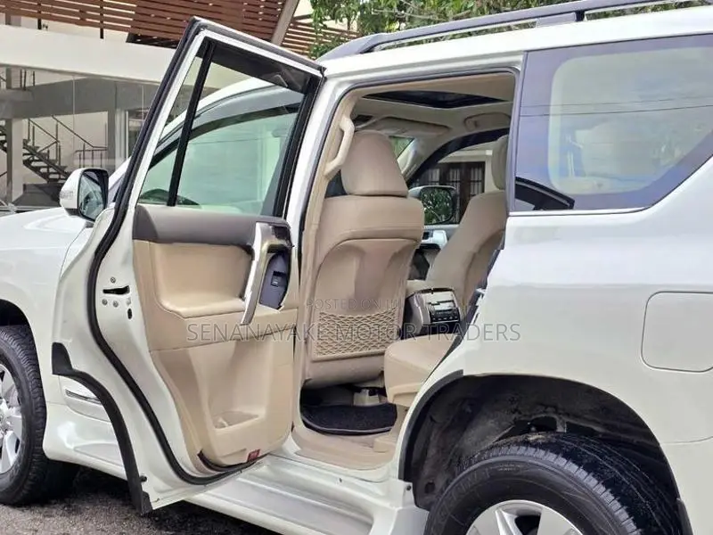 Toyota Land Cruiser Prado VX 1KD Diesel 2017