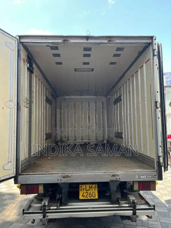 Isuzu Elf 14 1/2 Ft 2011