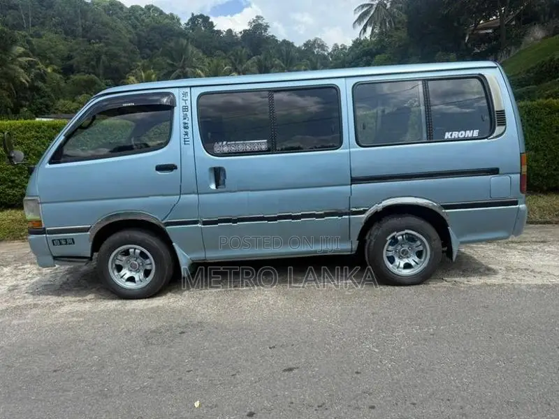 Toyota Dolphin LH102 1991