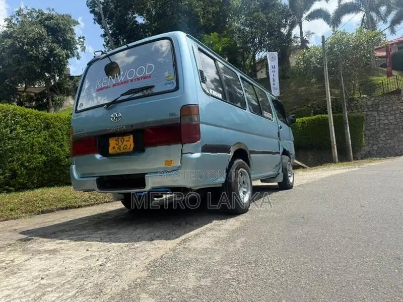 Toyota Dolphin LH102 1991