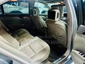 Mercedes Benz S300 2012