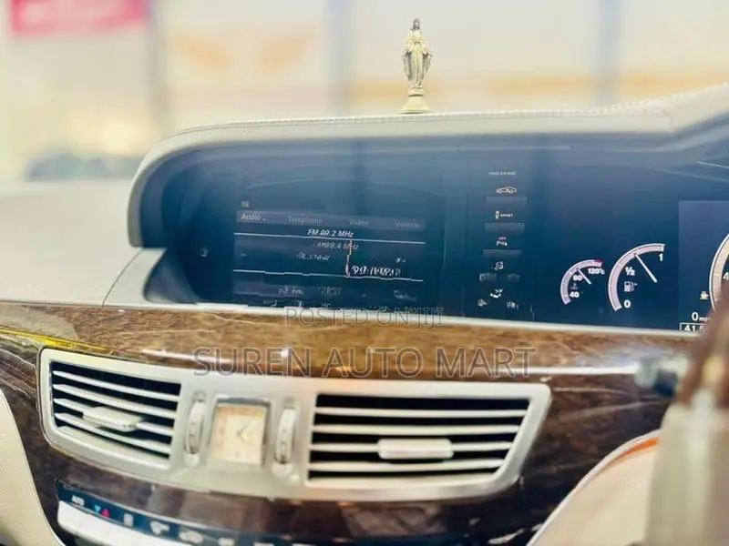 Mercedes Benz S300 2012