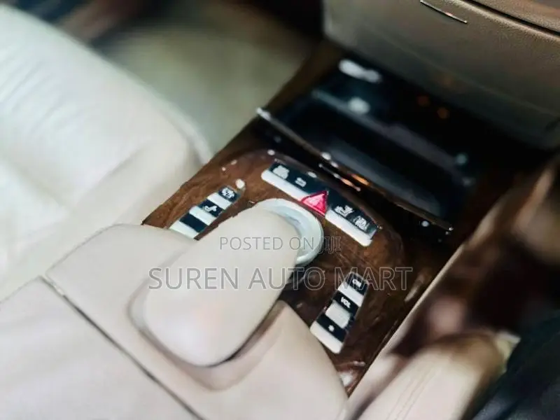Mercedes Benz S300 2012