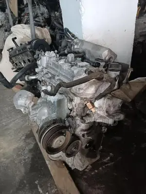 Nissan Note E12 HR12 Engine motte with parts